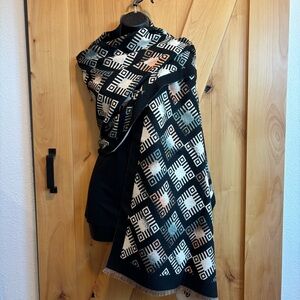 Lovely geometric design shawl